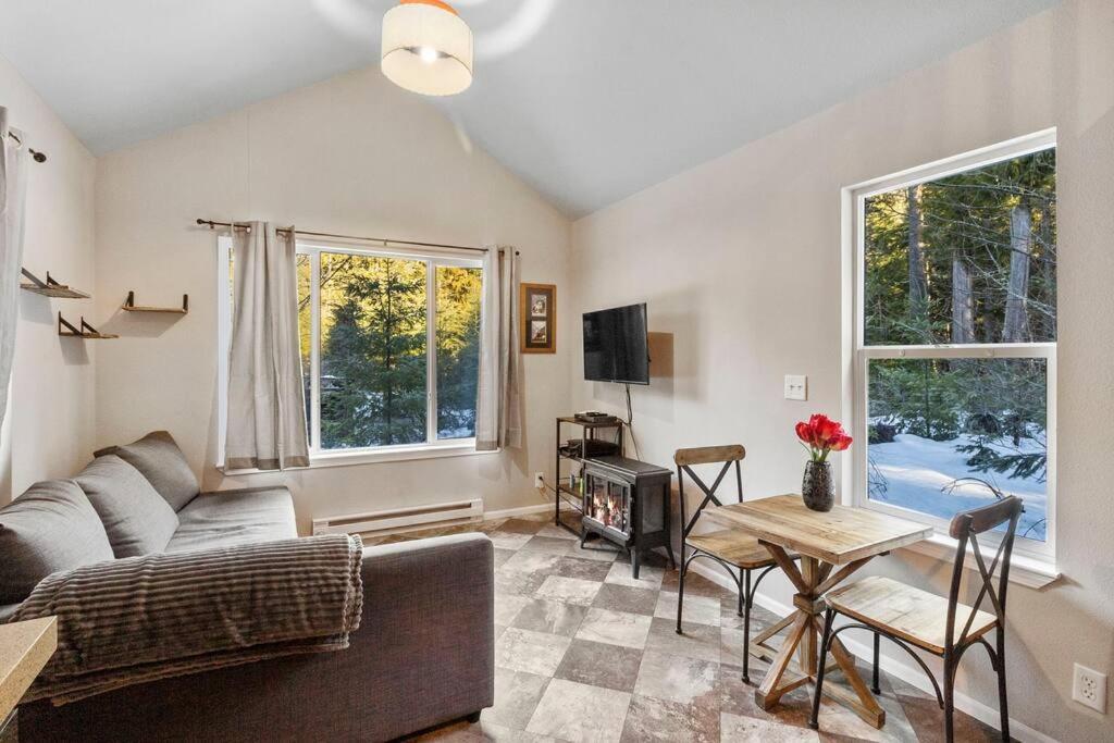 Cozy Tiny Home Steps Away From Mt. Rainier Ashford Εξωτερικό φωτογραφία