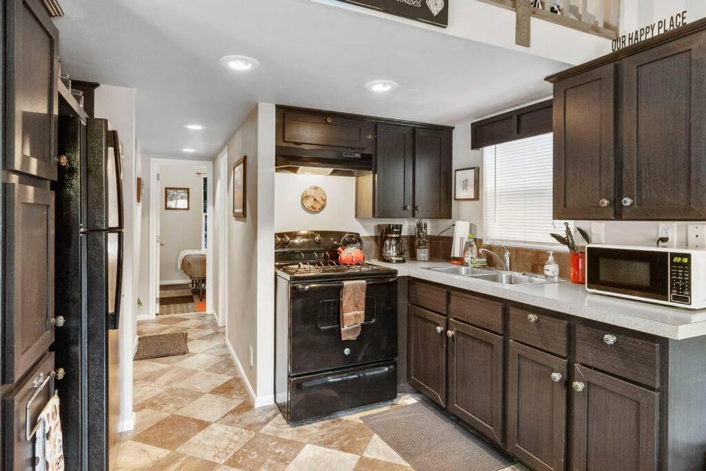 Cozy Tiny Home Steps Away From Mt. Rainier Ashford Εξωτερικό φωτογραφία